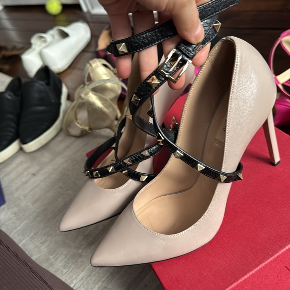 Valentino heels with stud ankle wraps - Picture 4 of 5